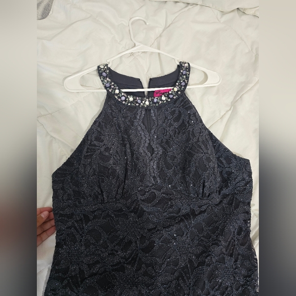 Dress - Picture 3 of 5